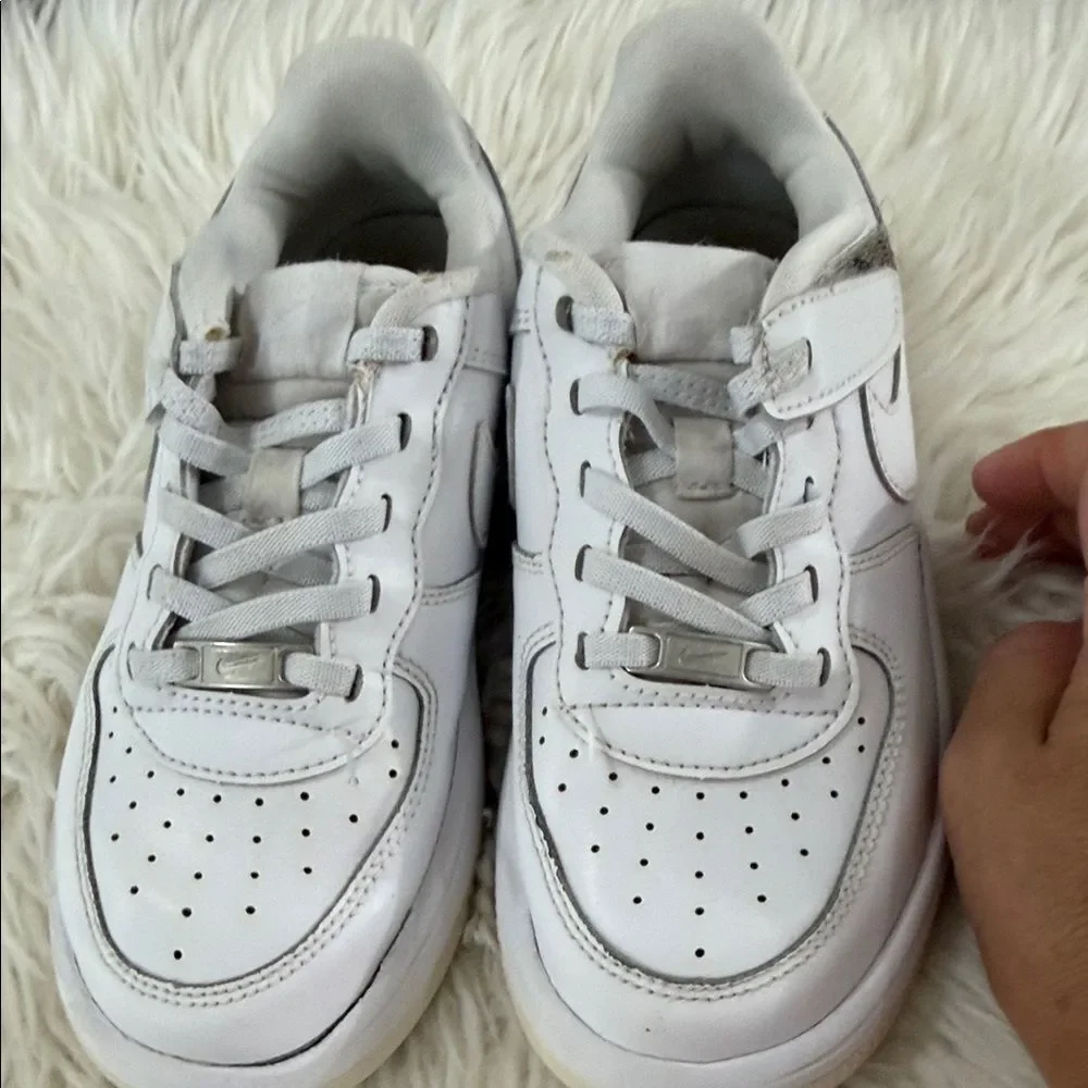 Nike White Leather Sneakers Size 1Y